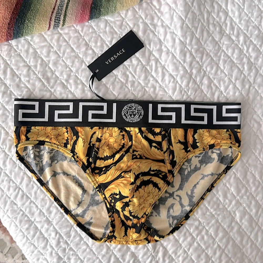 Versace - Picture 1 of 8
